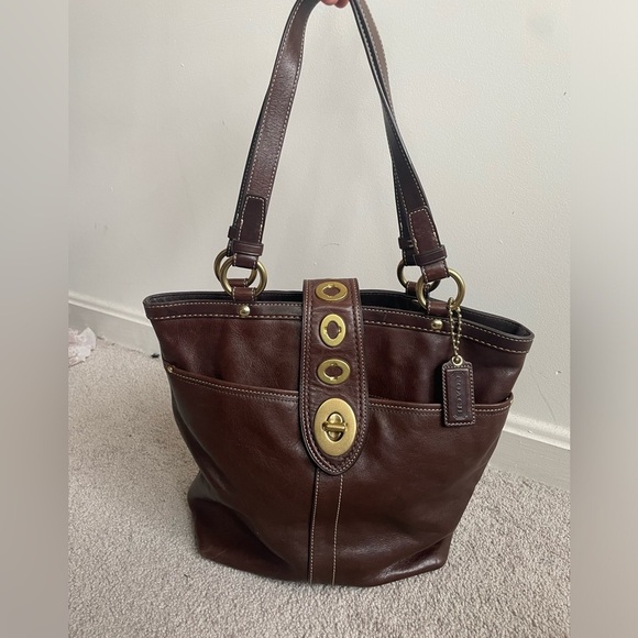 Coach Handbags - Vintage Coach||Lily Milk Chocolate Brown Shoulder Bag With Turnlock Detail, Y2K